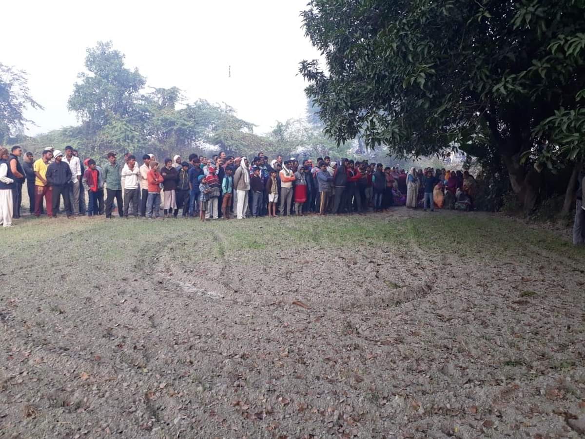 Divyang dead body found hanged on tree in sikrara jaunpur