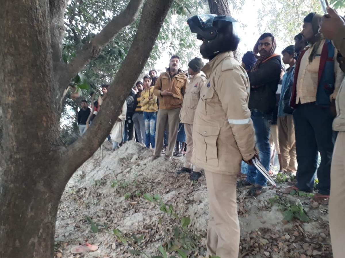 Divyang dead body found hanged on tree in sikrara jaunpur