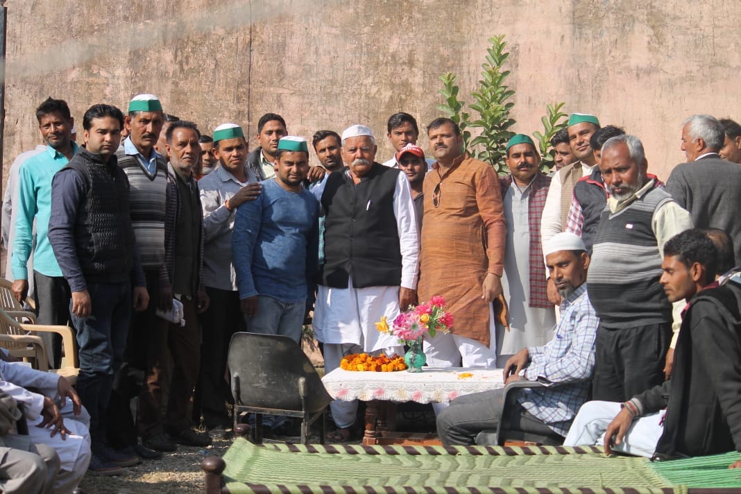 Farmers pouring power for Rakesh Tikait's public meeting