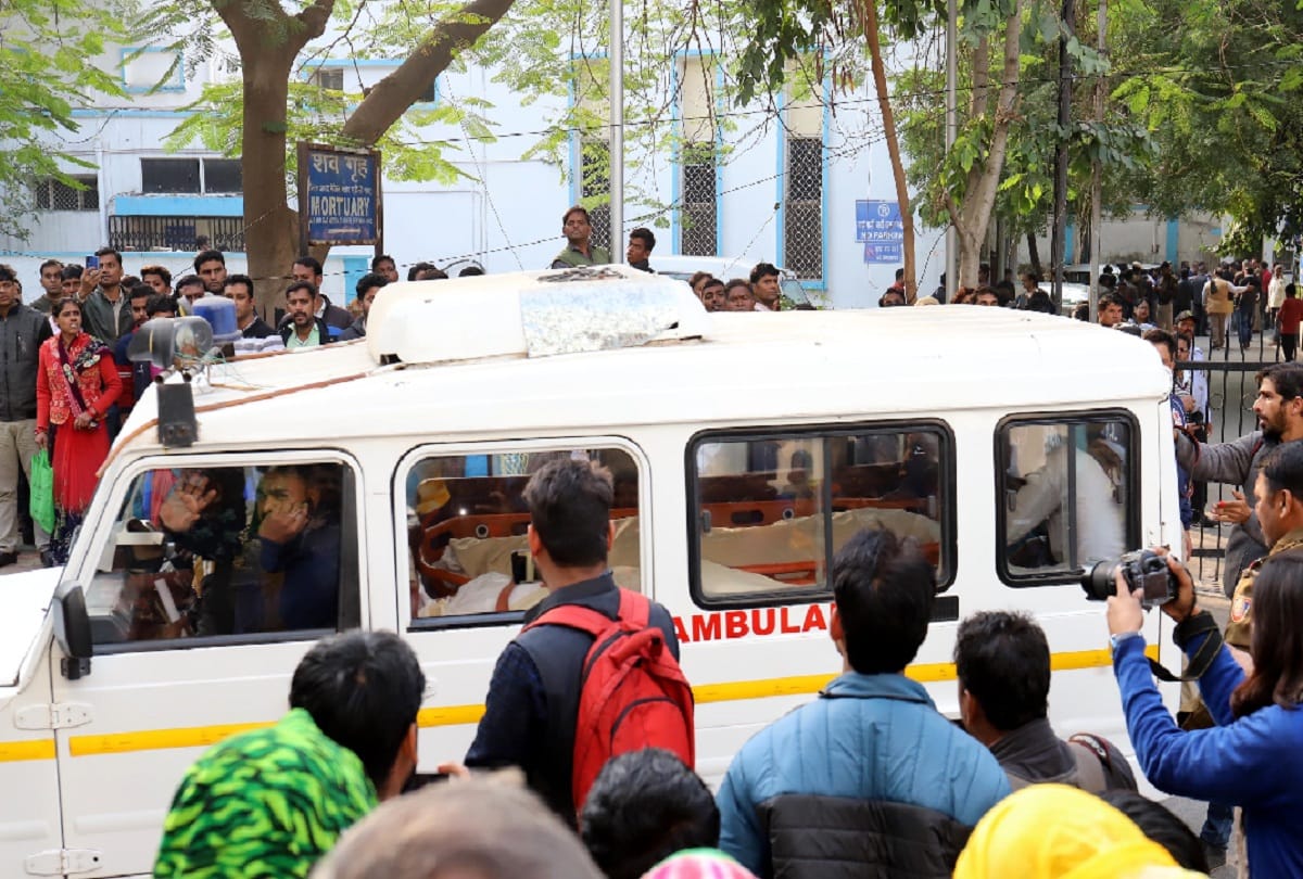 Delhi fire, 40 out of 43 dead bodies handed over, 3 left