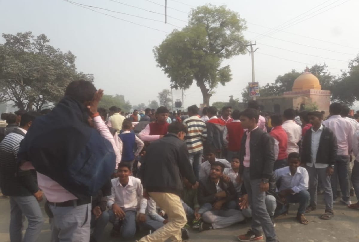 Pratapgarh road accident news death in accident traffic jam 