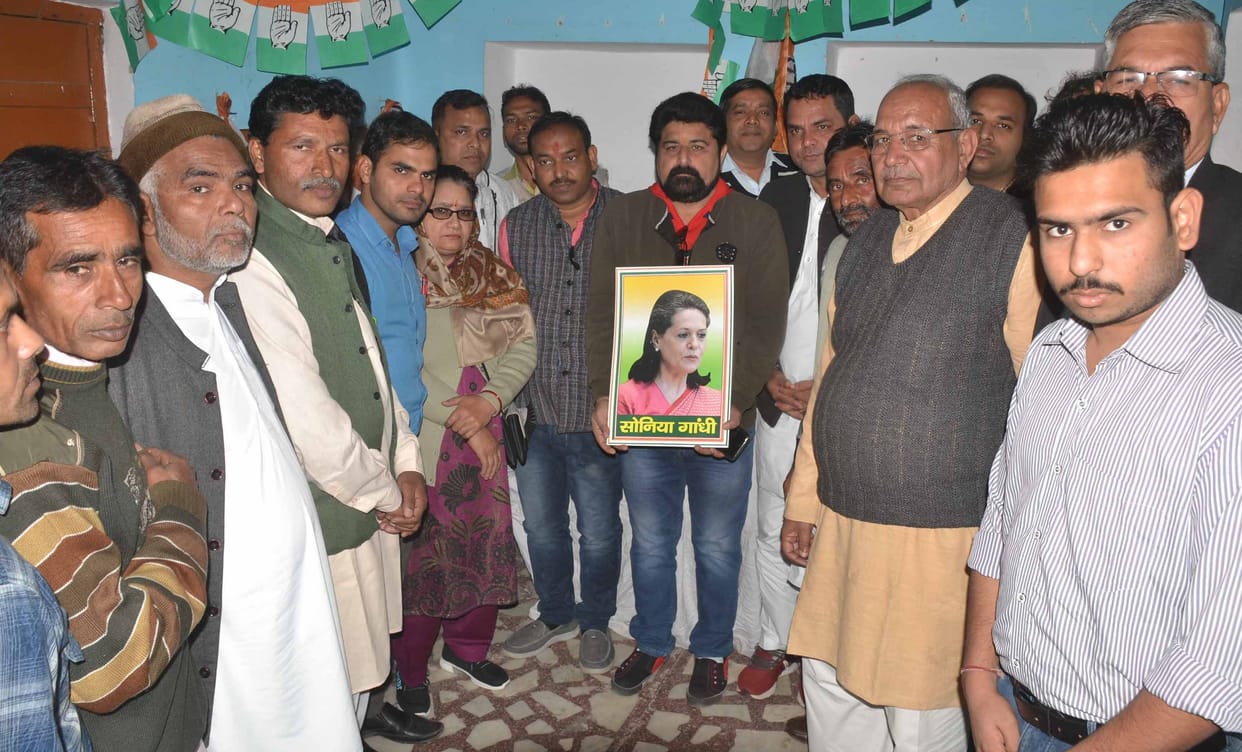 Blanket distribution on Sonia Gandhi's birthday