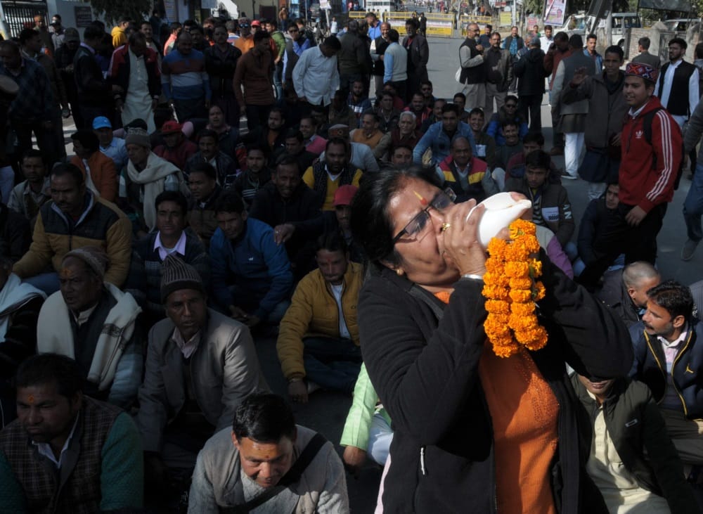 purohit anger over Chardham Shrine Board, arrested by police in dehradun