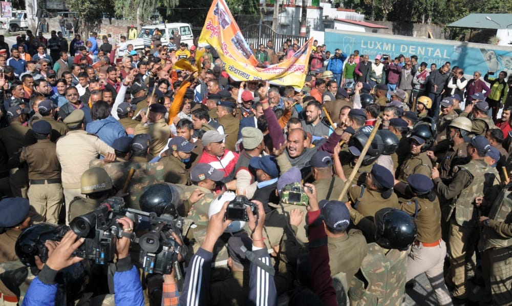 purohit anger over Chardham Shrine Board, arrested by police in dehradun