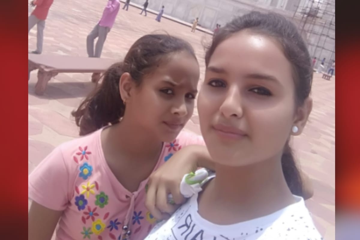 horrible accident, sisters died by a Truck crushed when they were going to school Meerut cantt