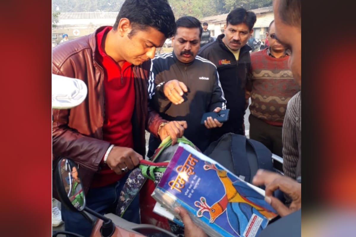 horrible accident, sisters died by a Truck crushed when they were going to school Meerut cantt