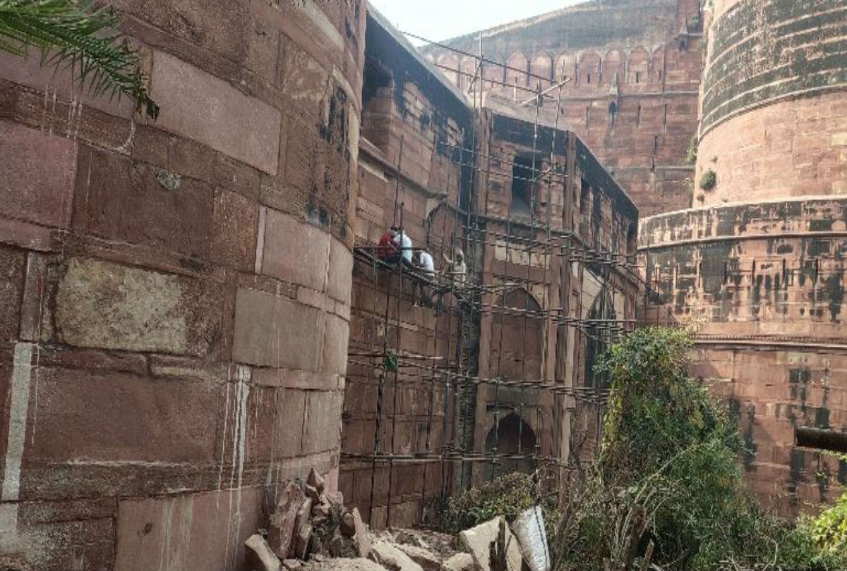 Renovation in Agra Fort Hathi Gate News In hindi