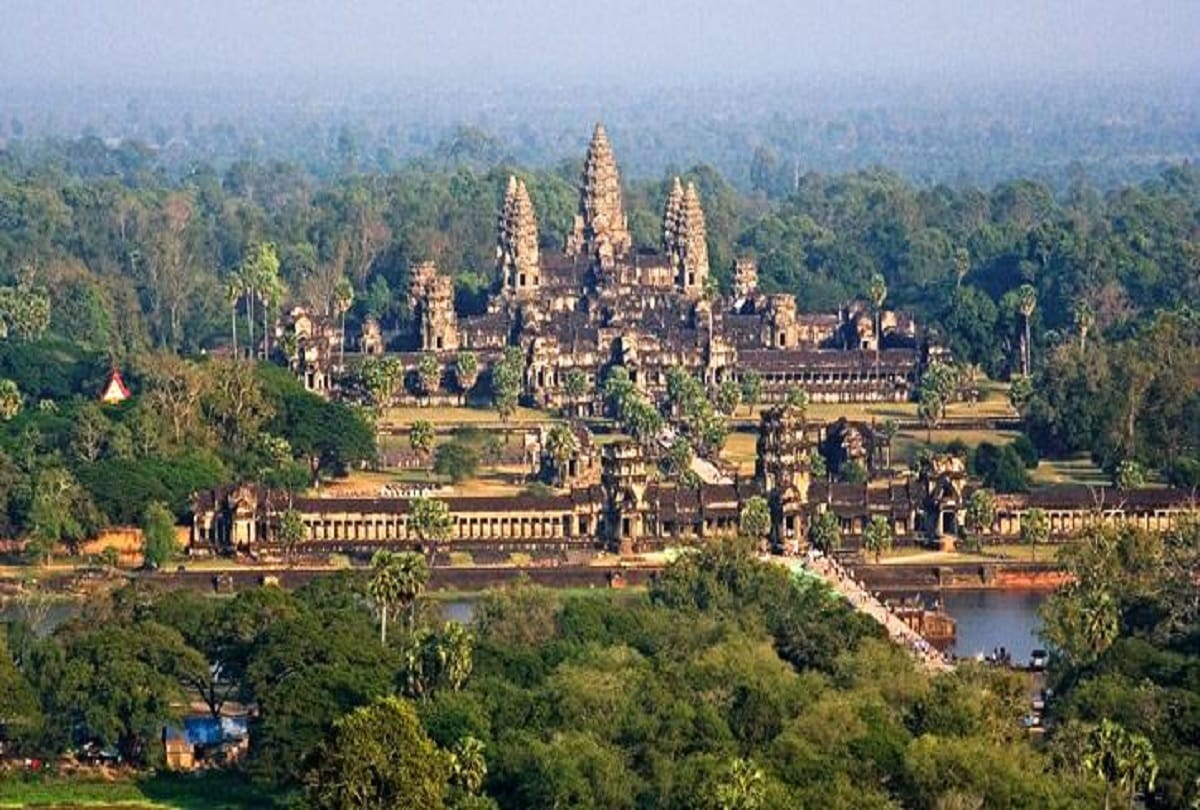 know about angkor wat biggest hindu temple of the world
