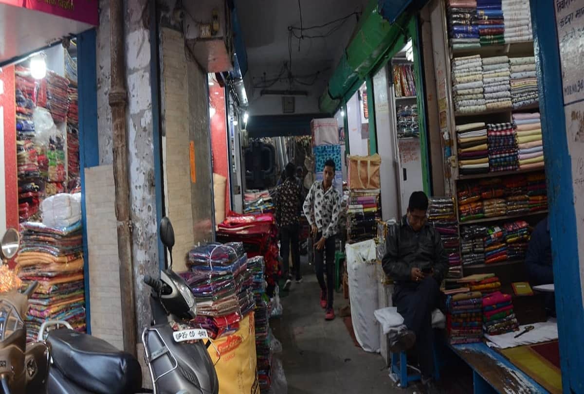Bareilly posh whole sale market with narrow streets where even fire brigade cant reach