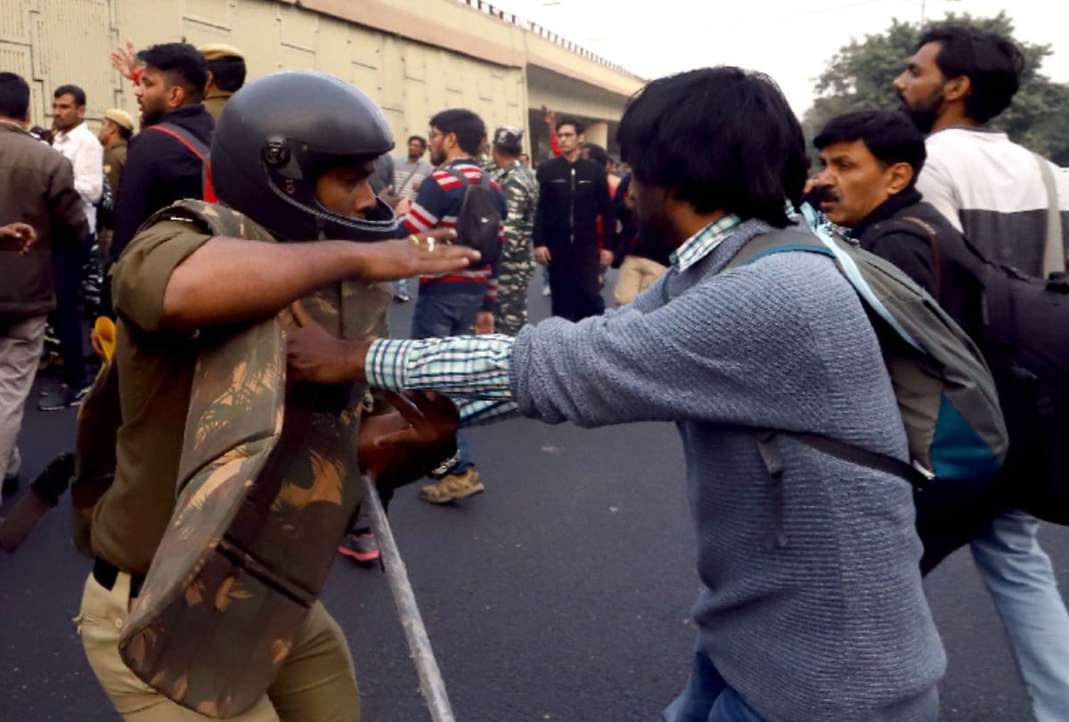 JNU hostel fees rollback demand police lathicharged on students but denies see photos