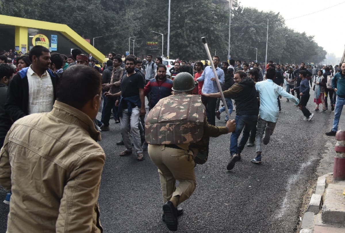 JNU hostel fees rollback demand police lathicharged on students but denies see photos