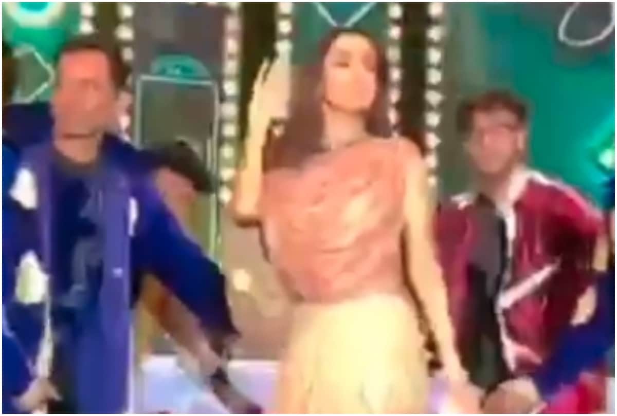 Malaika Arora dance on Arjun Kapoor film Gunday song in Surat video viral