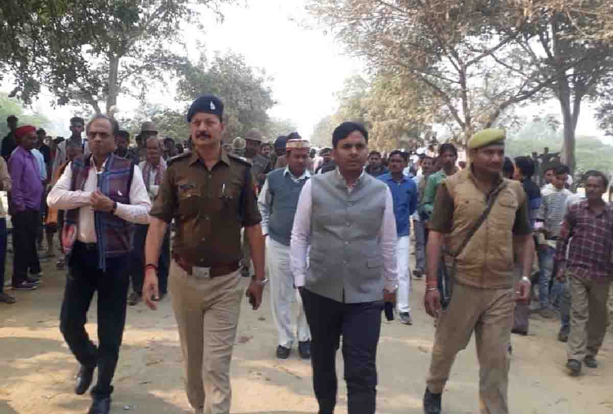 traffic jammed on Unnao-Purwa road for four hours on the death of the young man