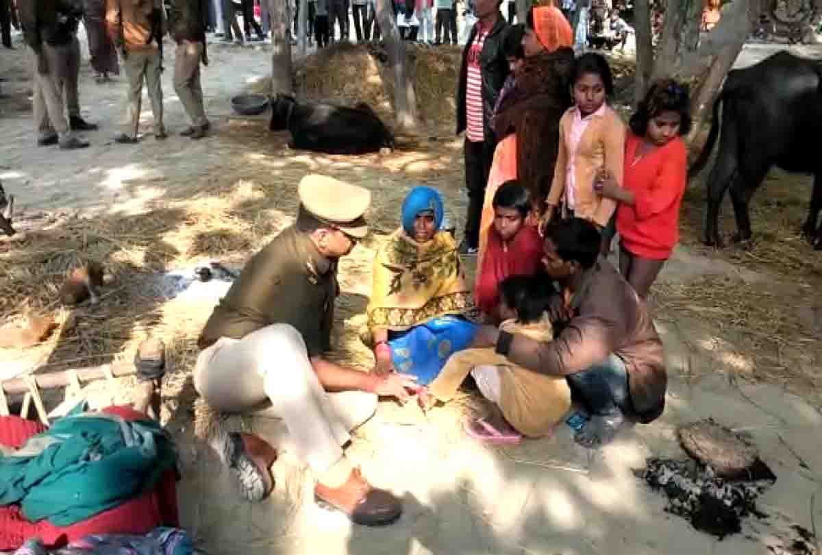 mother took out burial body from grave of her girl in fatehpur