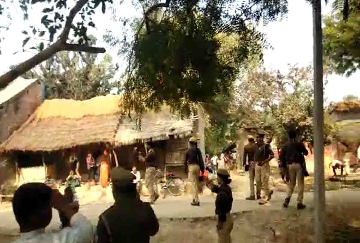 mother took out burial body from grave of her girl in fatehpur