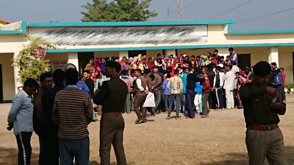 villager protest after student suicide in haridwar