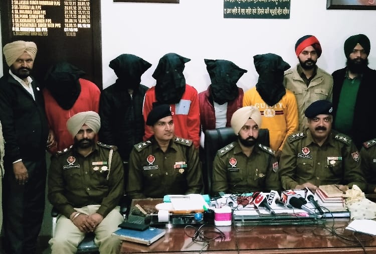 A Man arrested with friends at tanda of Hoshiapur