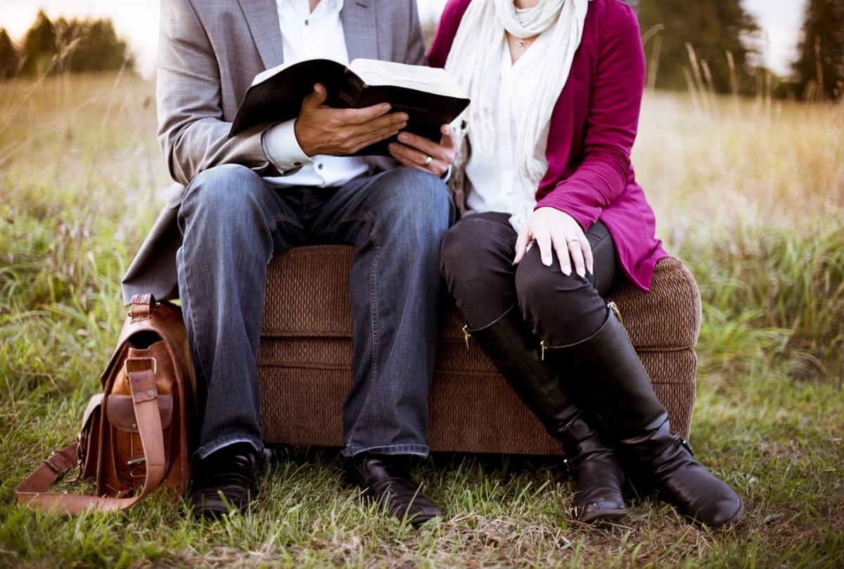 Sitting like a man is beneficial for women in joints pain, women lifestyle vs Men lifestyle