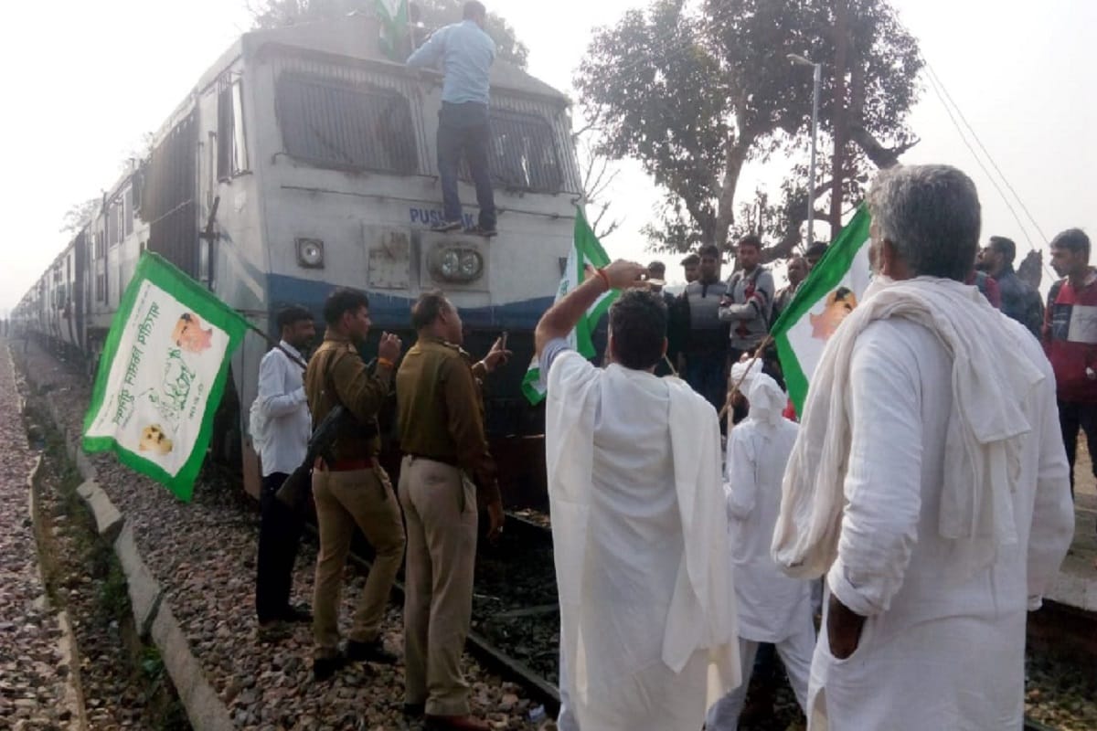 Bhakiyu workers has protest in the all city of Western Uttar Pradesh in December 11