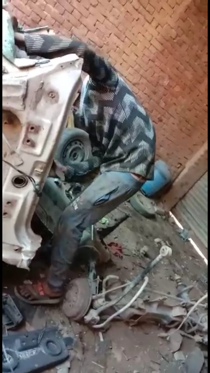 Vehicle cutting business in full swing in the town
