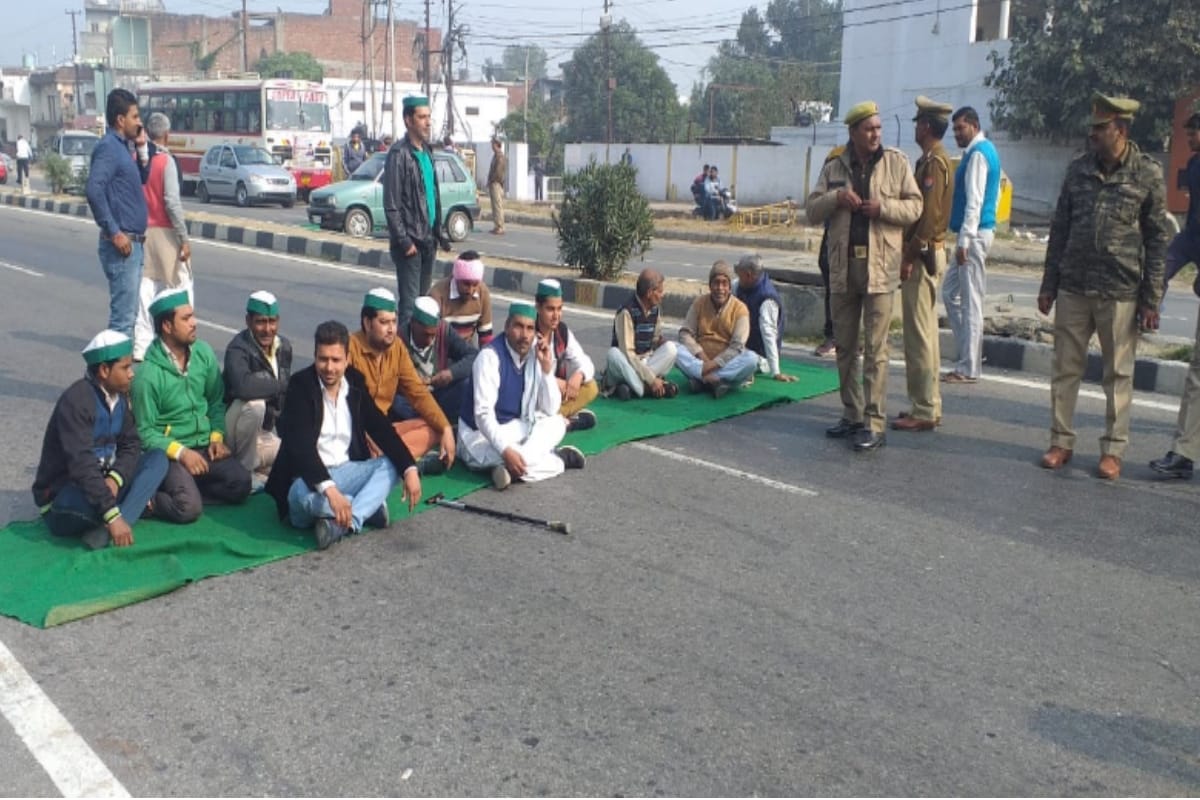 farmers protest over Sugarcane declared Price, road jam in Meerut and near by District