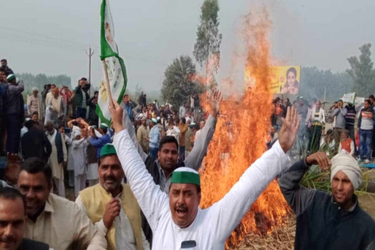 farmers protest over Sugarcane declared Price, road jam in Meerut and near by District