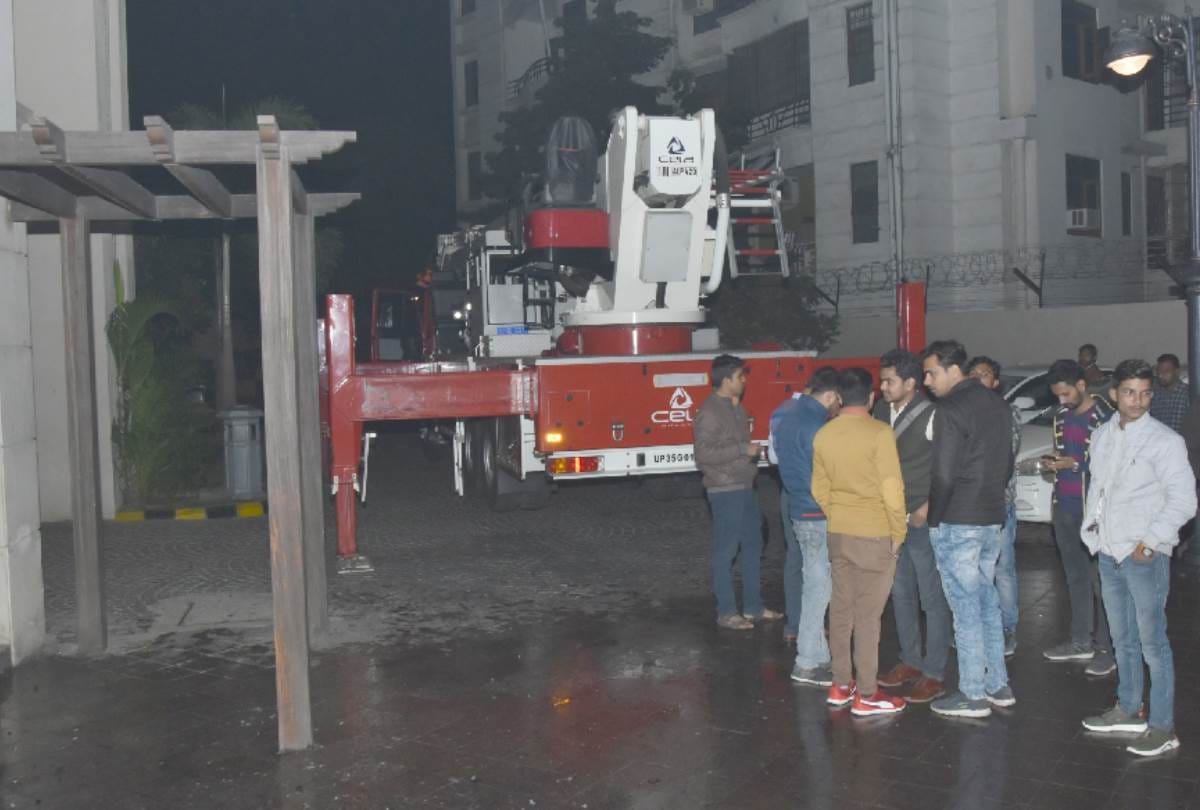 fire broke out in 14th floor of shalimar grand apartment in lucknow