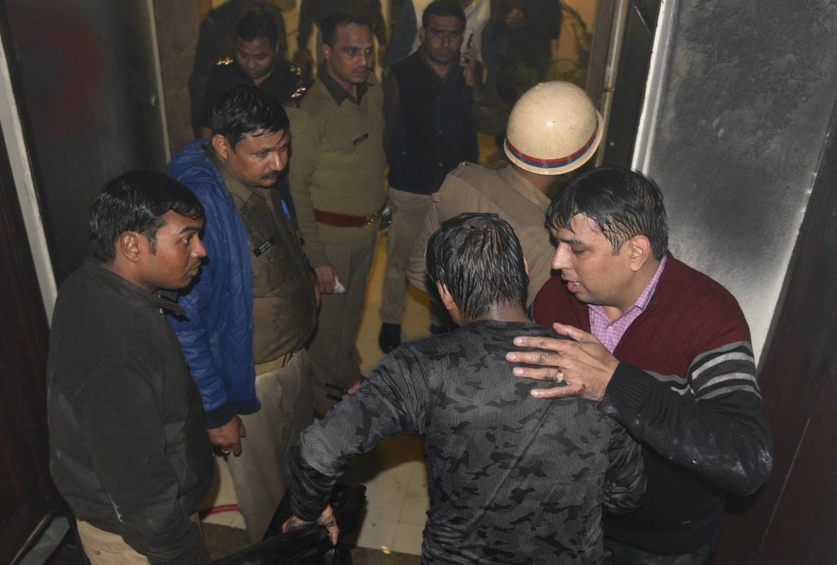 fire broke out in 14th floor of shalimar grand apartment in lucknow