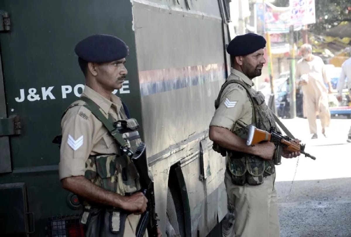 Jammu and Kashmir: Police arrested from Samba district person Kuljeet Kumar for allegedly spying for Pakistan