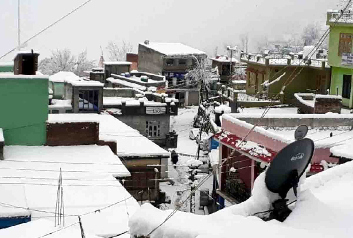 Heavy rain and snowfall alert in Jammu Kashmir, Mughal Road Closed For Traffic Due To Snowfall