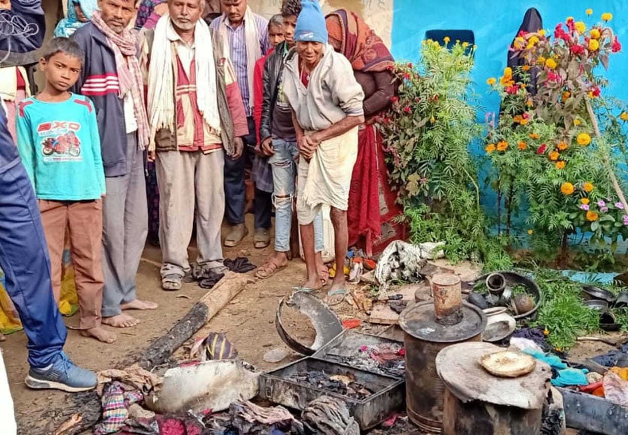 House fire in Chitrakoot, wedding items burn