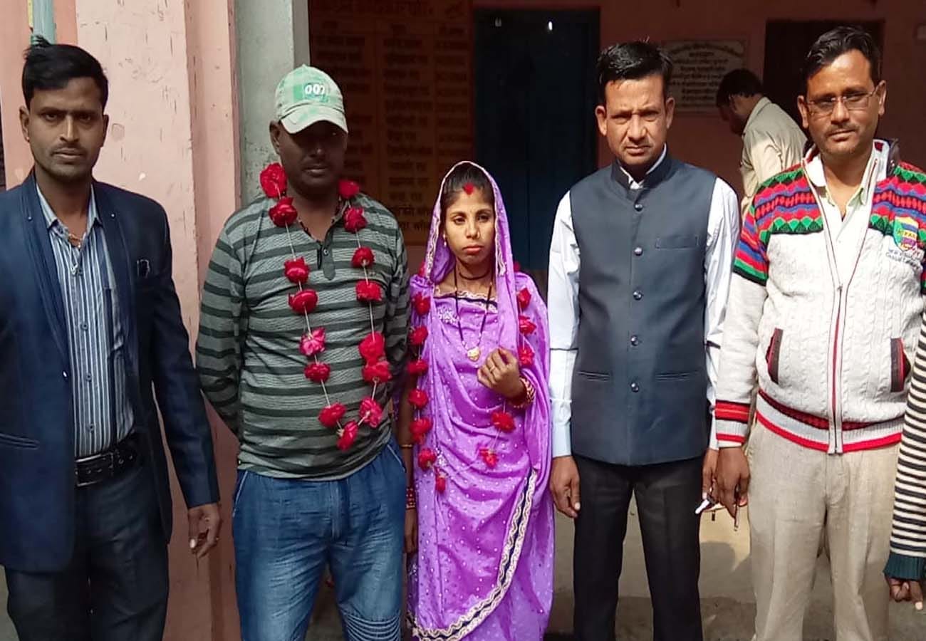 Lover couple got married in the temple