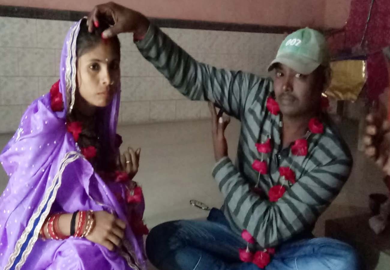Lover couple got married in the temple