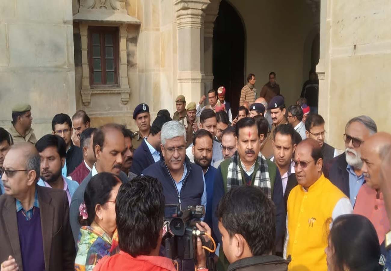 Union Water Resources Minister arrives in Kanpur to take stock of preparation for PM modi arrival