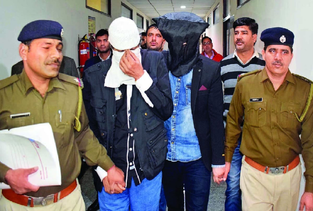 2 areeseted in Gurugram