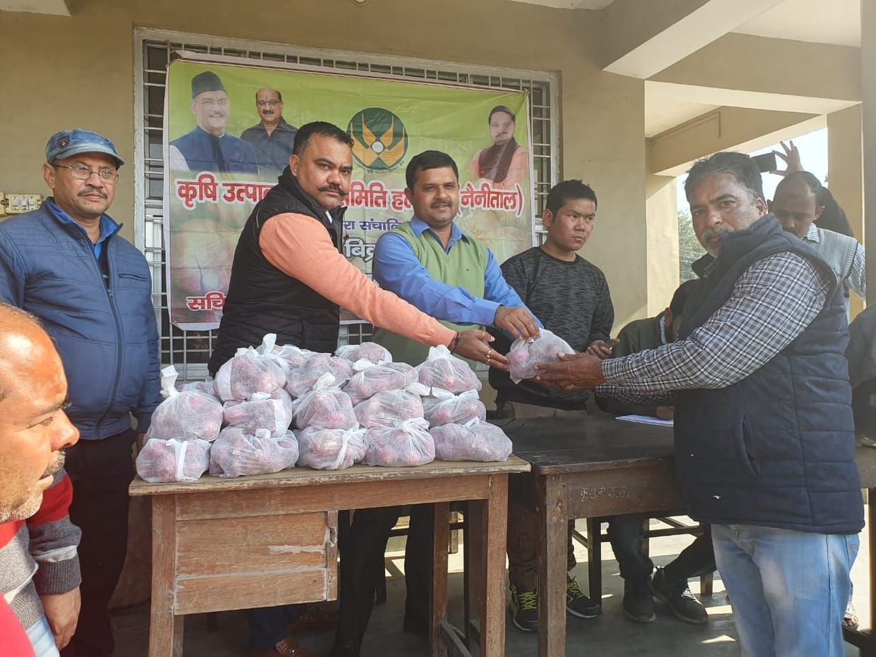 Show ration card take a kilo of onions
