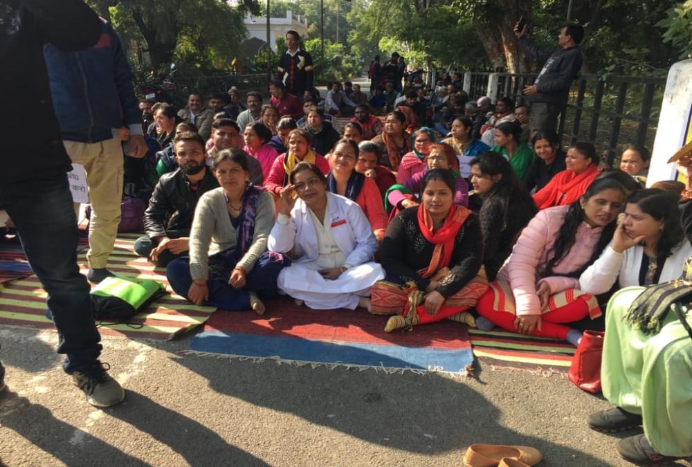 Ruckus And Lockout Protest in Gurukul and Rishikul Ayurvedic College against DDO Code