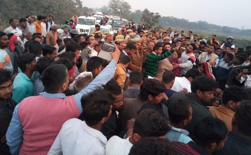 agitated crowd msde road jam