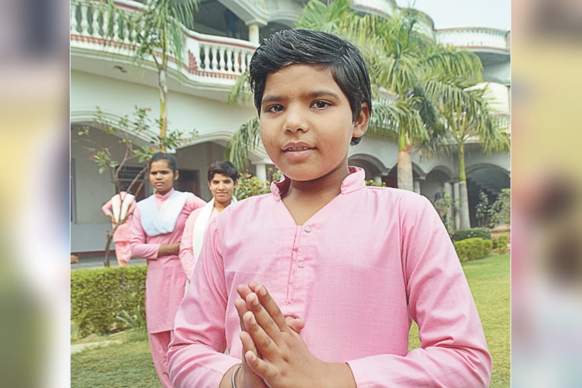 Lado, Gulshan has been serving free in the Gurukul of Narangpur from 14 years