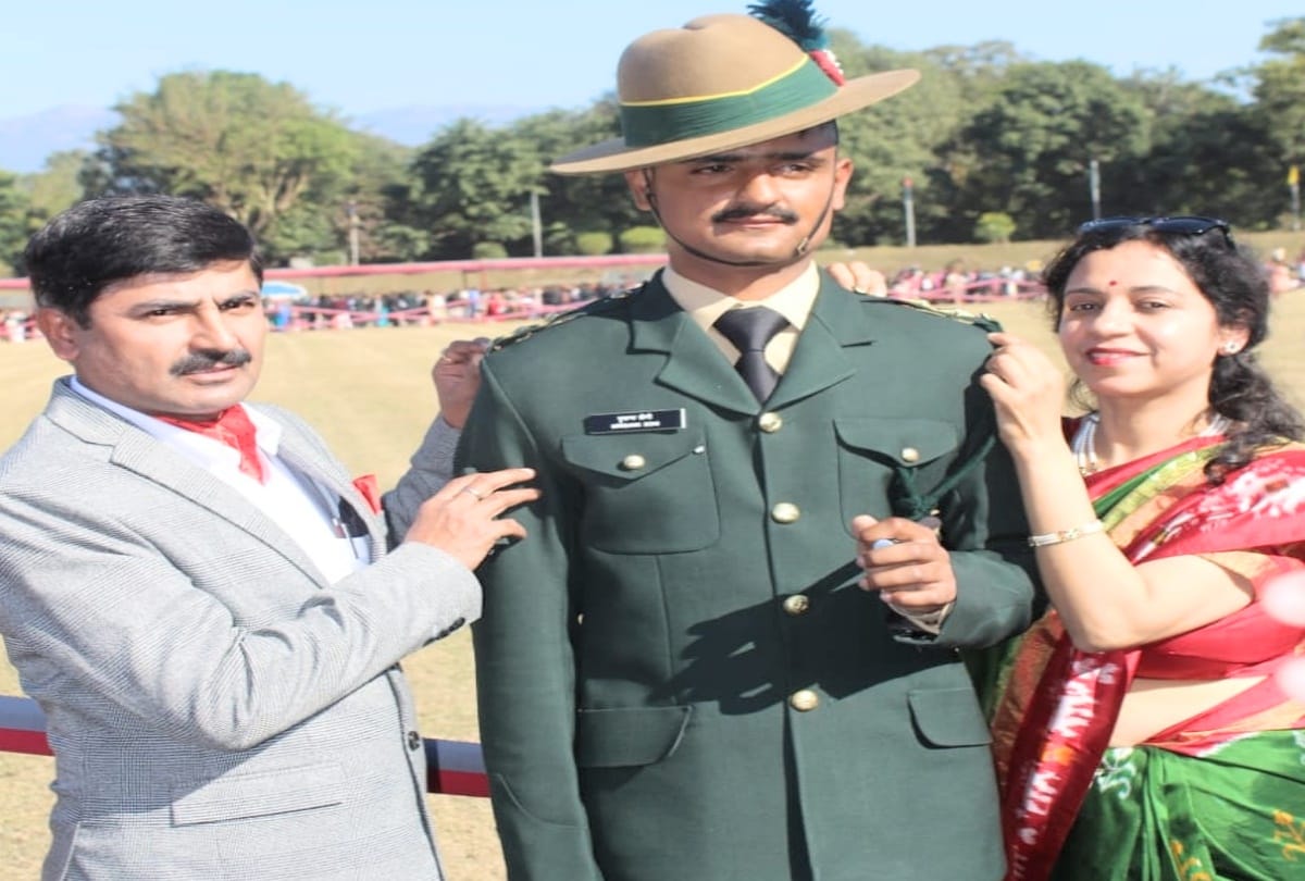 Mrigank rejected five lakh jobs to join the army, now became lieutenant