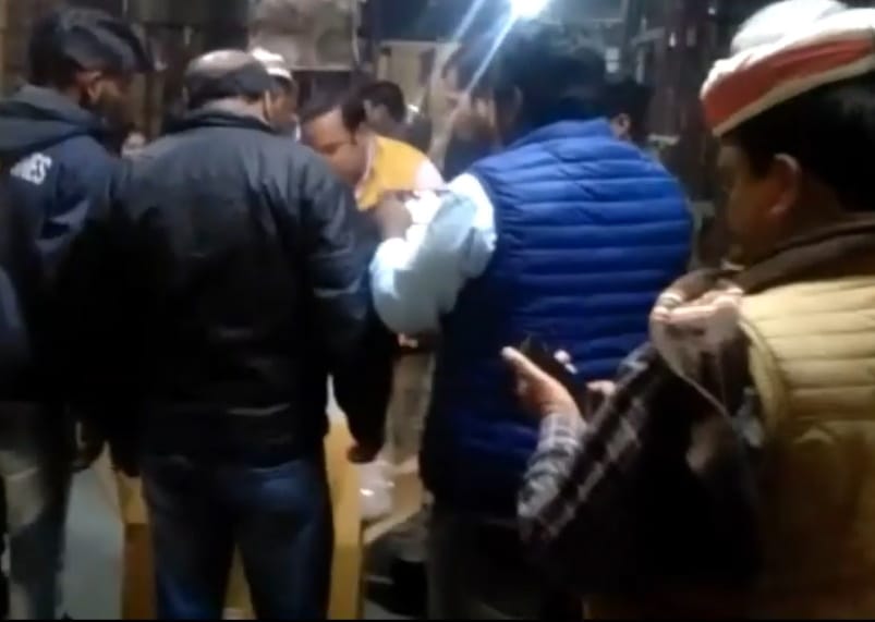 Gorakhpur: imformation of banned polythene, SDM raided six factories at Gida