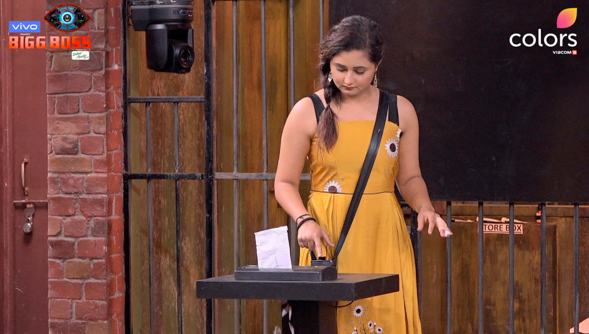Bigg Boss 13 BB Post office Captaincy task Asim Riaz lashes out on Rashami Desai Shefali Zariwala
