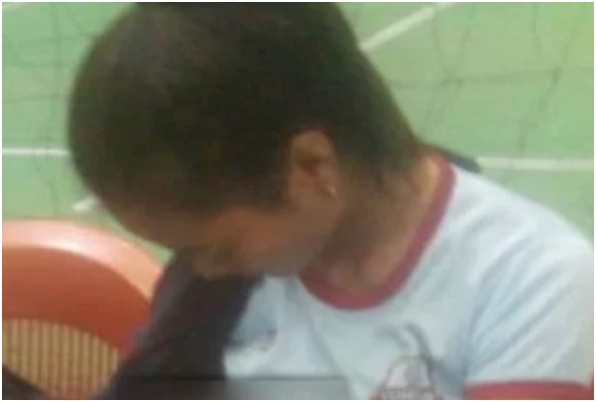 mizoram volleyball player lalventluangi breastfeeds baby during half time of game in aizawl