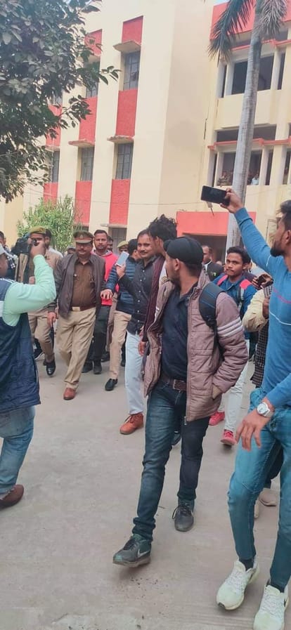 Bahubali Akhand Pratap Singh's whereabouts were with the leaders, fought elections with BSP