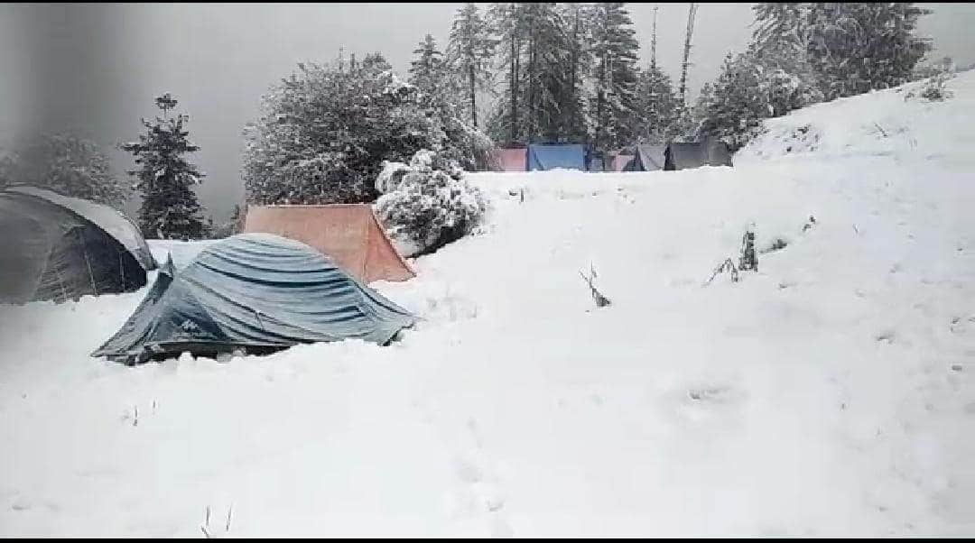 heavy snowfall in auli uttarakhand