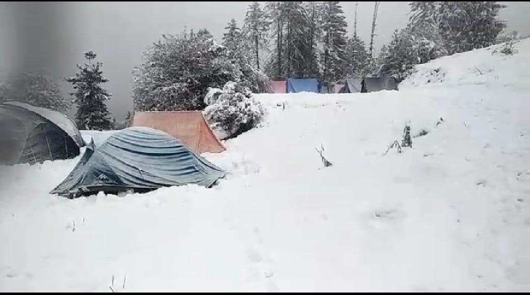 heavy snowfall in auli uttarakhand