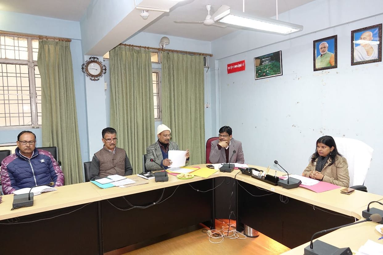 DM angry over non-construction of school building in Seri
