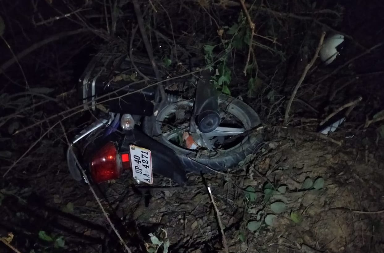 Scorpios fell into the ravine after collied DCM, two youths were killed.