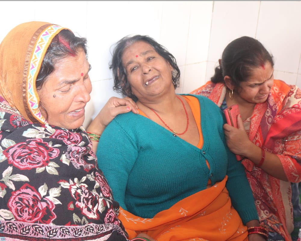 UP: Hightension wires fall in Gorakhpur, landlord wife fainted after seeing son deadbody