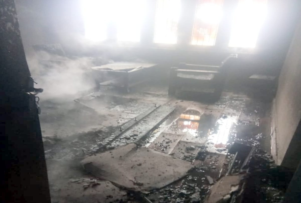 Fire broke out in rest house, lakhs of rupees goods gutted in fire